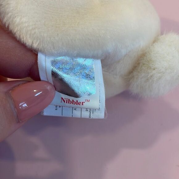 Nibbler the White 1999 Bunny Rabbit Ty Beanie Baby Excellent Used Cond.w tags 7” - Picture 8 of 11